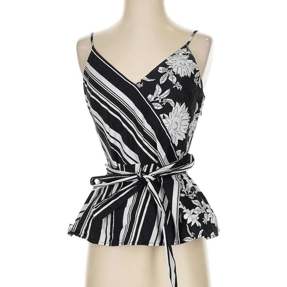 NWT White House black market strapy tank top beautiful summer top